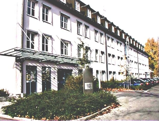  Eingang zum Servicezentrum
